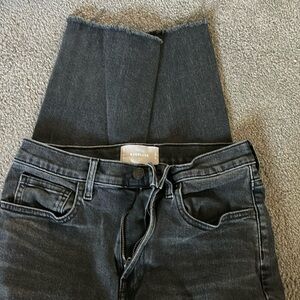Everlane high rise kick crop in faded black.  Size 28.